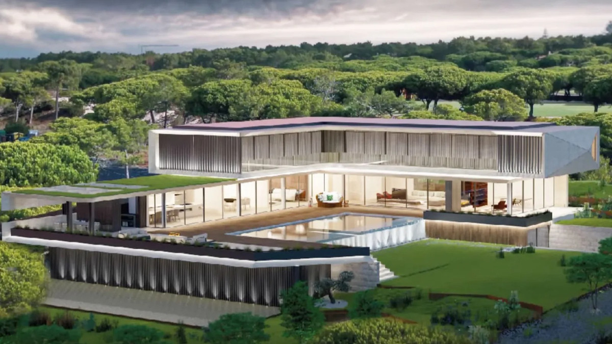 Hiện, căn biệt thự đang được tu sửa, dự kiến hoàn thành vào cuối năm nay, để gia đình Ronaldo có thể dọn vào ở trong năm mới 2023. Ảnh: Gqindia