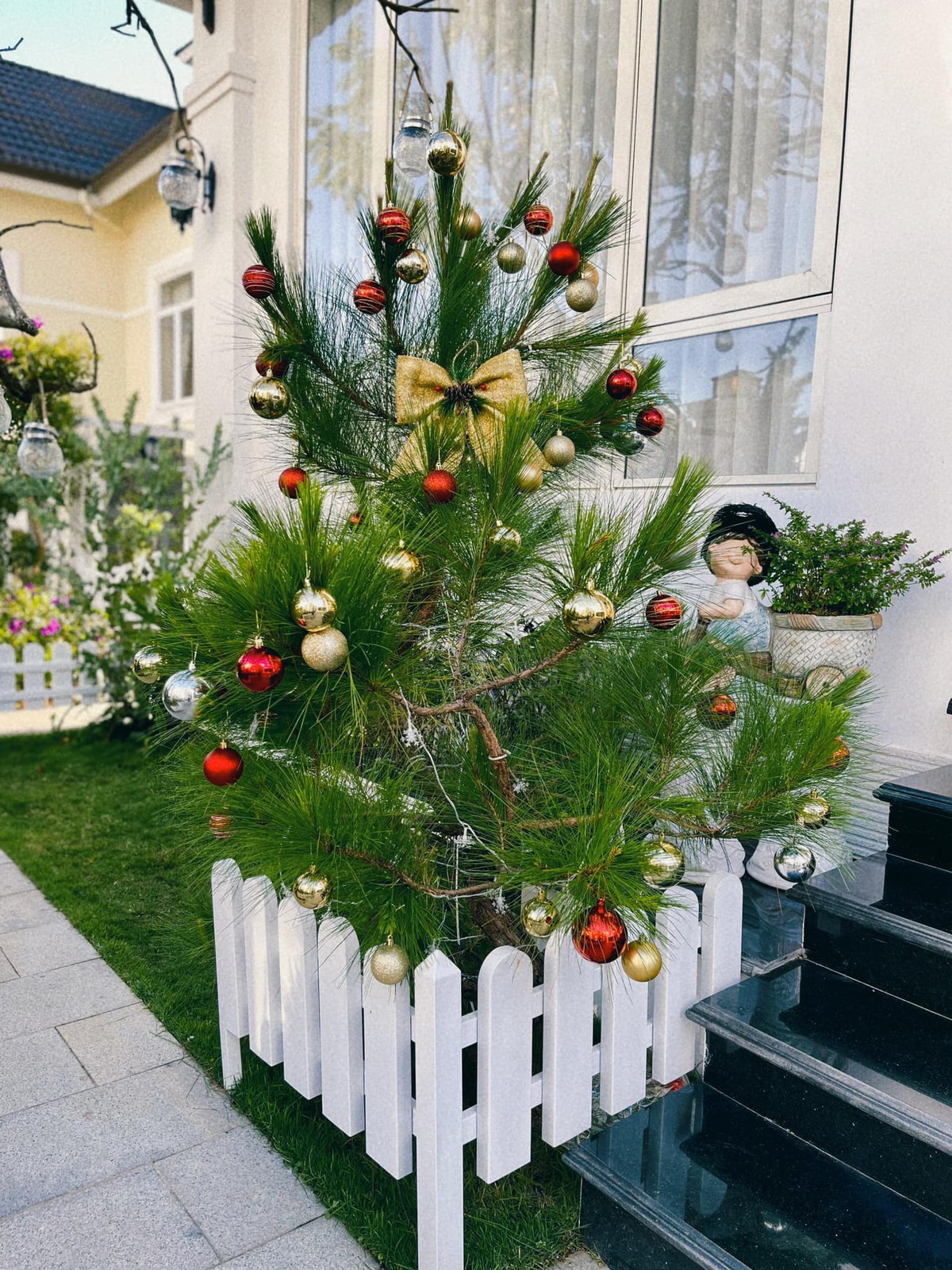 Kiều Linh cũng thường xuyên mời bạn bè về đây tụ họp, nghỉ ngơi.