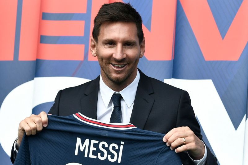 Theo Forbes, Lionel Messi dự kiến sẽ kiếm được 120 triệu USD trong mùa giải này. Trong đó, 65 triệu USD từ sân cỏ và 55 triệu USD từ các hoạt động ngoài sân cỏ. Ảnh: Gulfnews