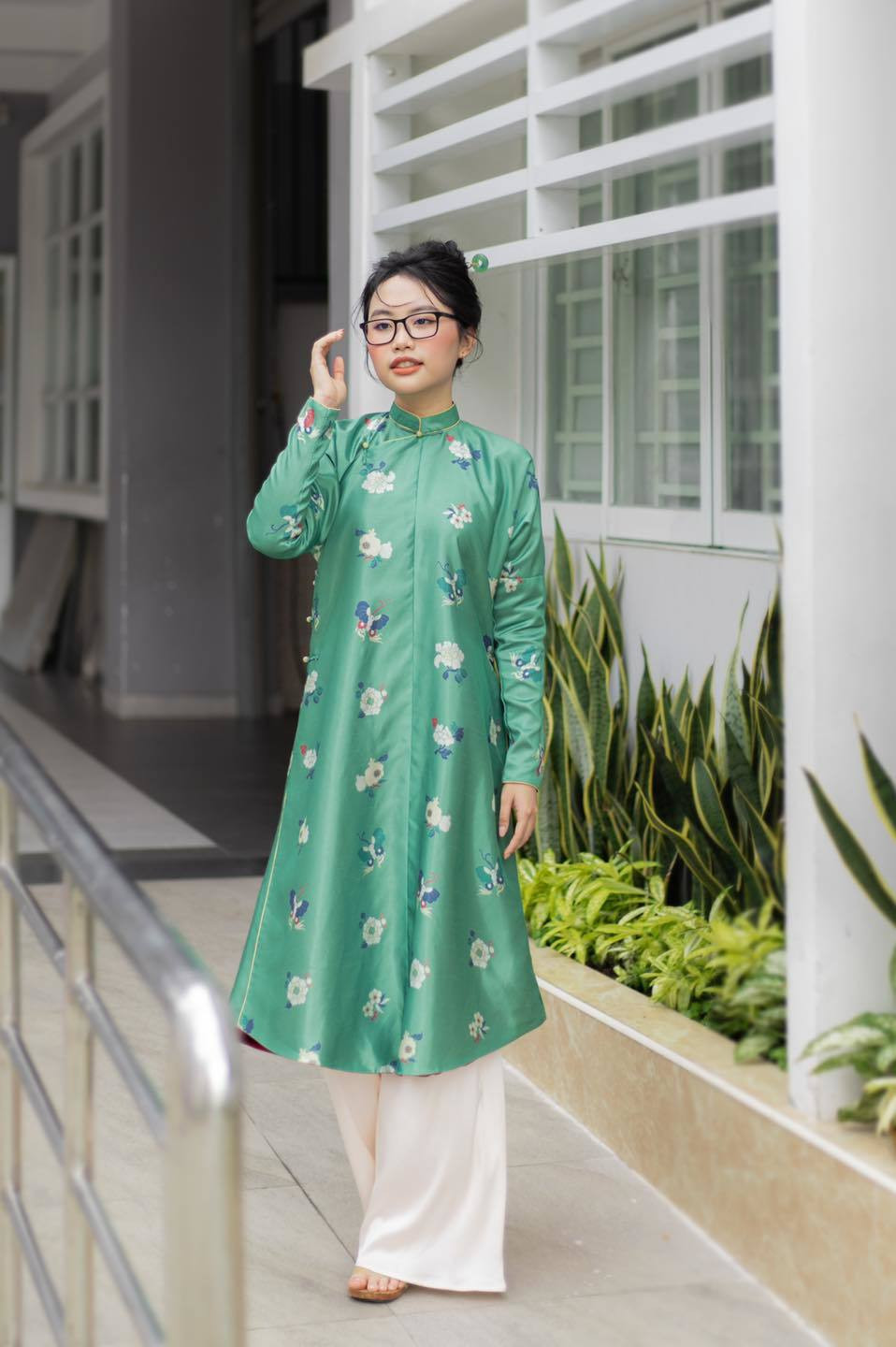 Ngoài ra, Phương Mỹ Chi còn từng tổ chức liveshow riêng, quảng cáo cho nhiều nhãn hàng, tham gia nhiều chương trình truyền hình. Ảnh: FBNV