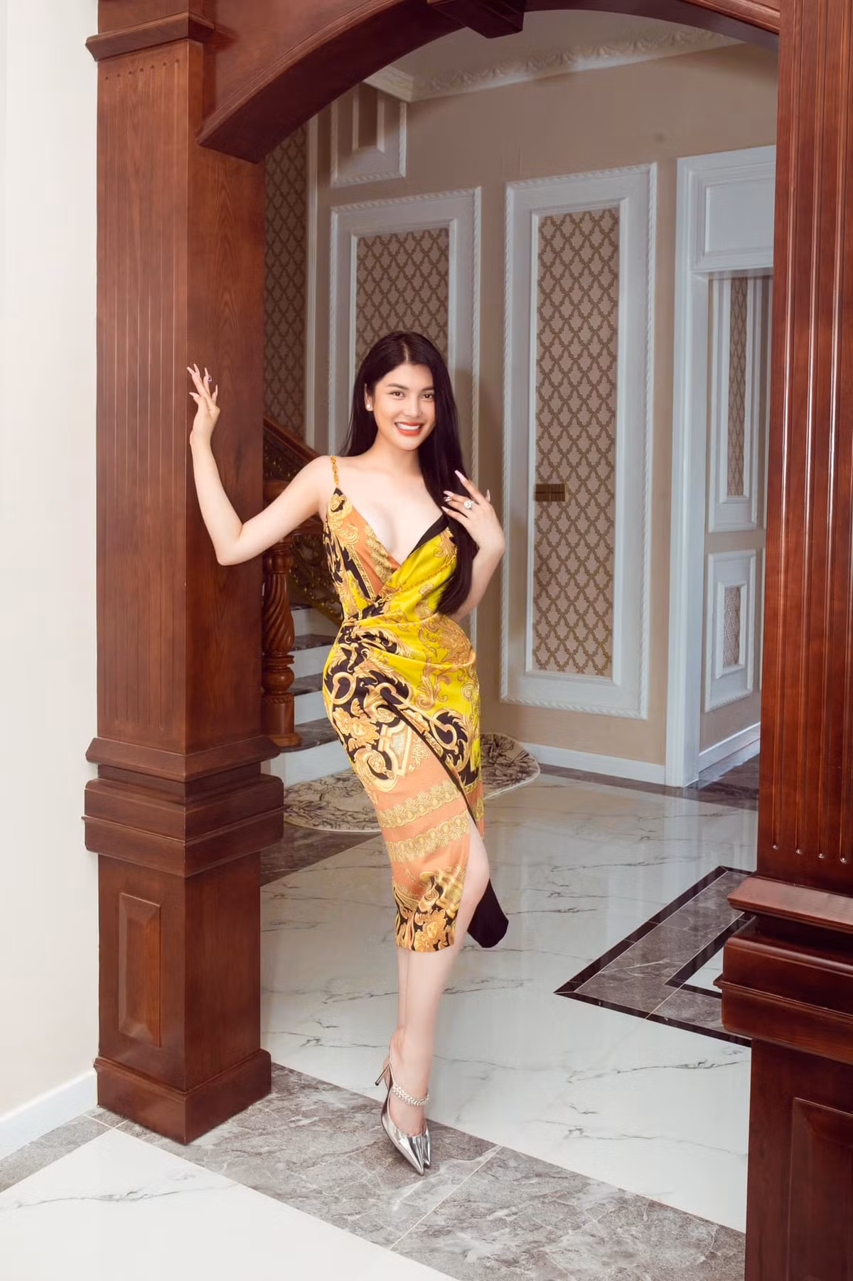 Lily Chen không tiếc tiền đầu tư nhiều món đồ nội thất nhập khẩu cho không gian sống tiện nghi. Ảnh: FB Lily Chen