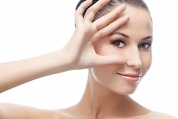 Biết loại bỏ những thực phẩm cần tránh, biết cách chọn xà phòng và thay đổi thói quen sống có thể giúp bạn luôn trẻ trung và tươi tắn, khiến cho tuổi lão hóa đến chậm hơn.