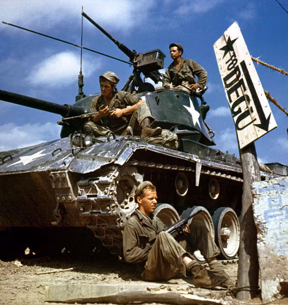 Xe tăng hạng nhẹ M24 Chaffe.