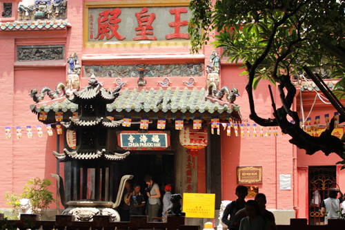 Theo dự kiến lịch trình của Tổng thống Mỹ Barack Obama tại Việt Nam, khoảng 15h chiều nay (ngày 24/5), ngay sau khi từ Hà Nội vào TP HCM, ông Obama sẽ đến tham quan chùa Ngọc Hoàng tại số 73 Mai Thị Lựu, quận 1, TP HCM.