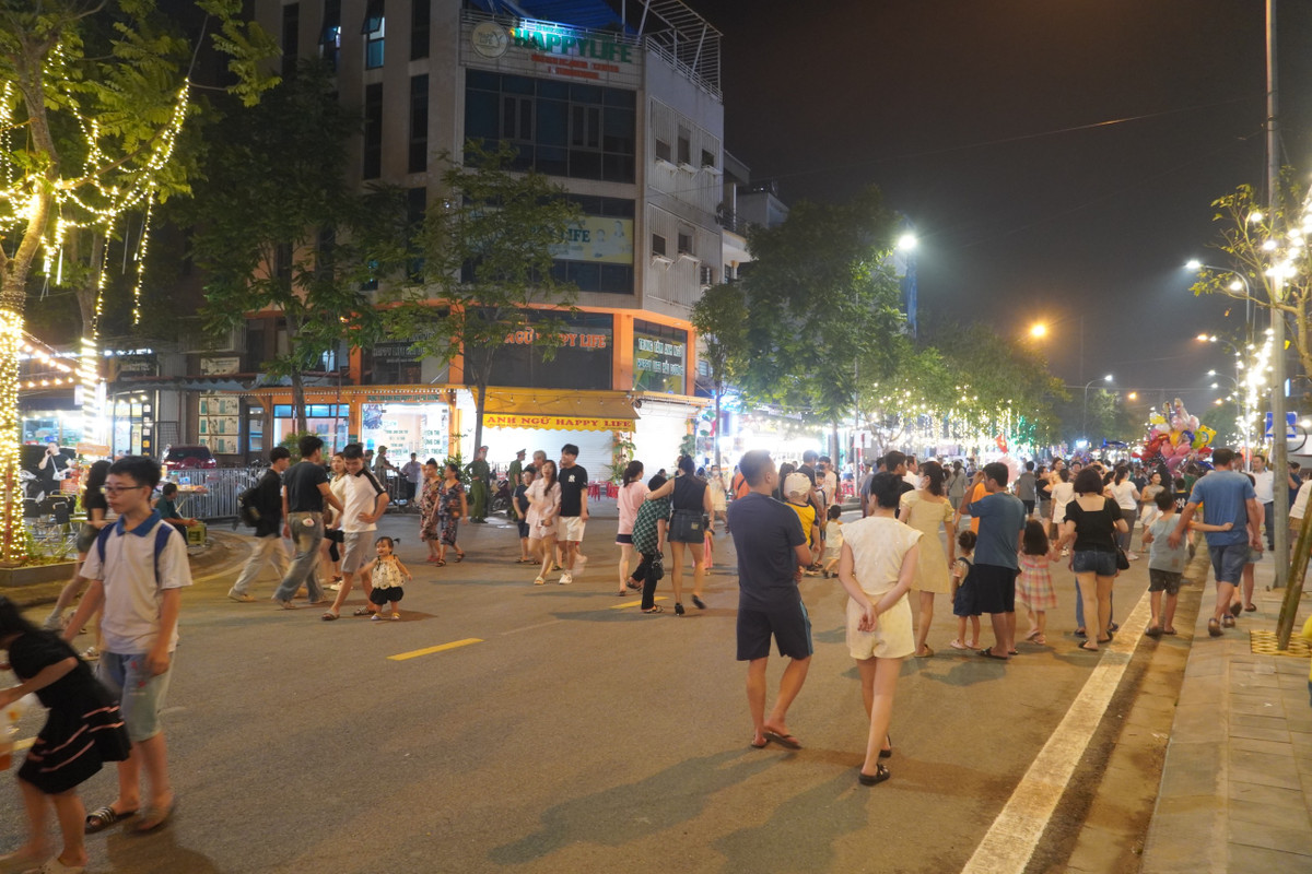 Không gian phố ẩm thực Tuệ Tĩnh