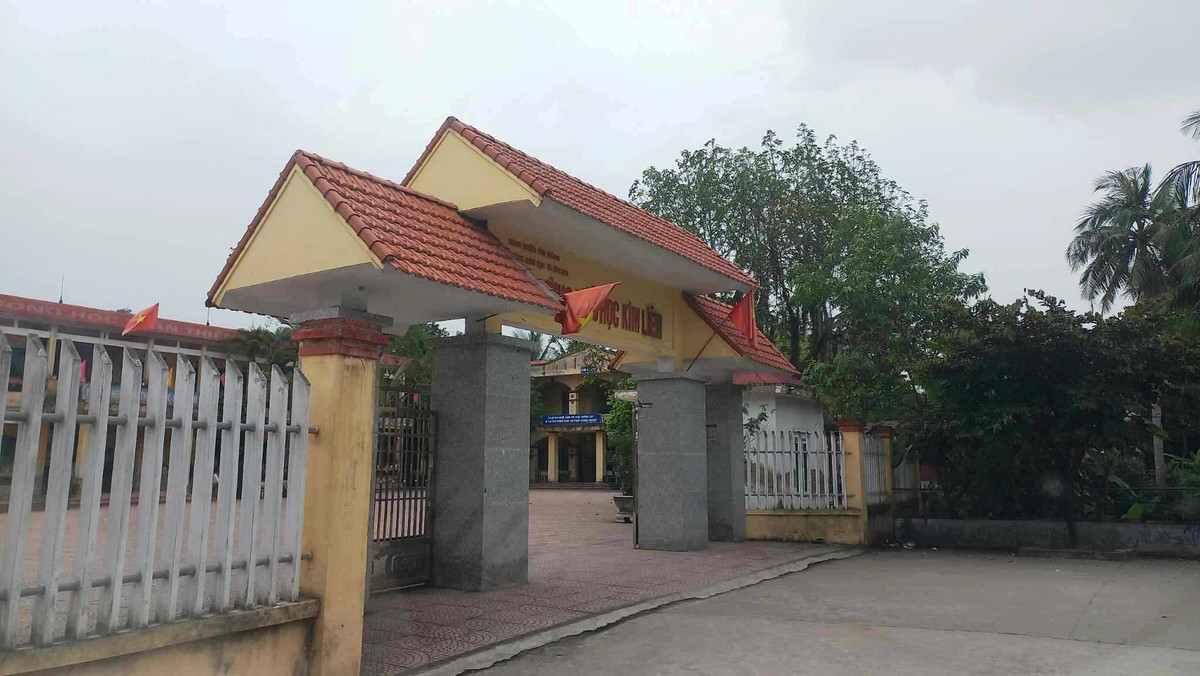 Vi sao Hieu truong Tieu hoc Kim Lien bi de nghi cach moi chuc vu?