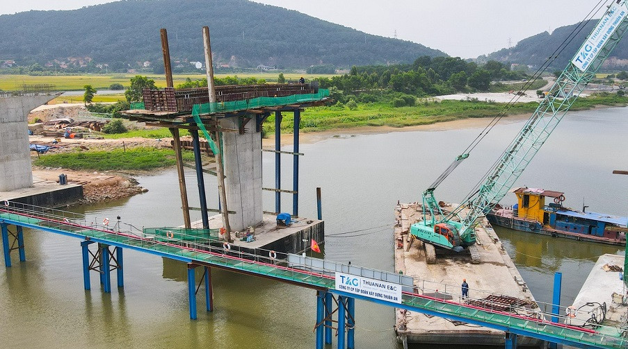 Vốn điều lệ của Thuận An Group tính đến tháng 1/2022 là 800 tỷ đồng. Những năm gần đây, Thuận An liên tục trúng hàng chục gói thầu xây lắp, trong đó có những gói thầu quy mô vài trăm tỷ đồng. Trong vai trò là nhà thầu độc lập, hoặc thành viên liên danh, Thuận An hiện cũng đang trong thời gian thi công hàng loạt gói thầu tại nhiều tỉnh, thành trên cả nước gồm: Hà Nội, Ninh Thuận, TP HCM, Quảng Nam, Bắc Giang, Cần Thơ, Thái Nguyên, Bình Dương, An Giang, Đồng Tháp, Bến Tre, Hà Giang, Tuyên Quang, Trà Vinh, Sóc Trăng, Kiên Giang, Lạng Sơn… 