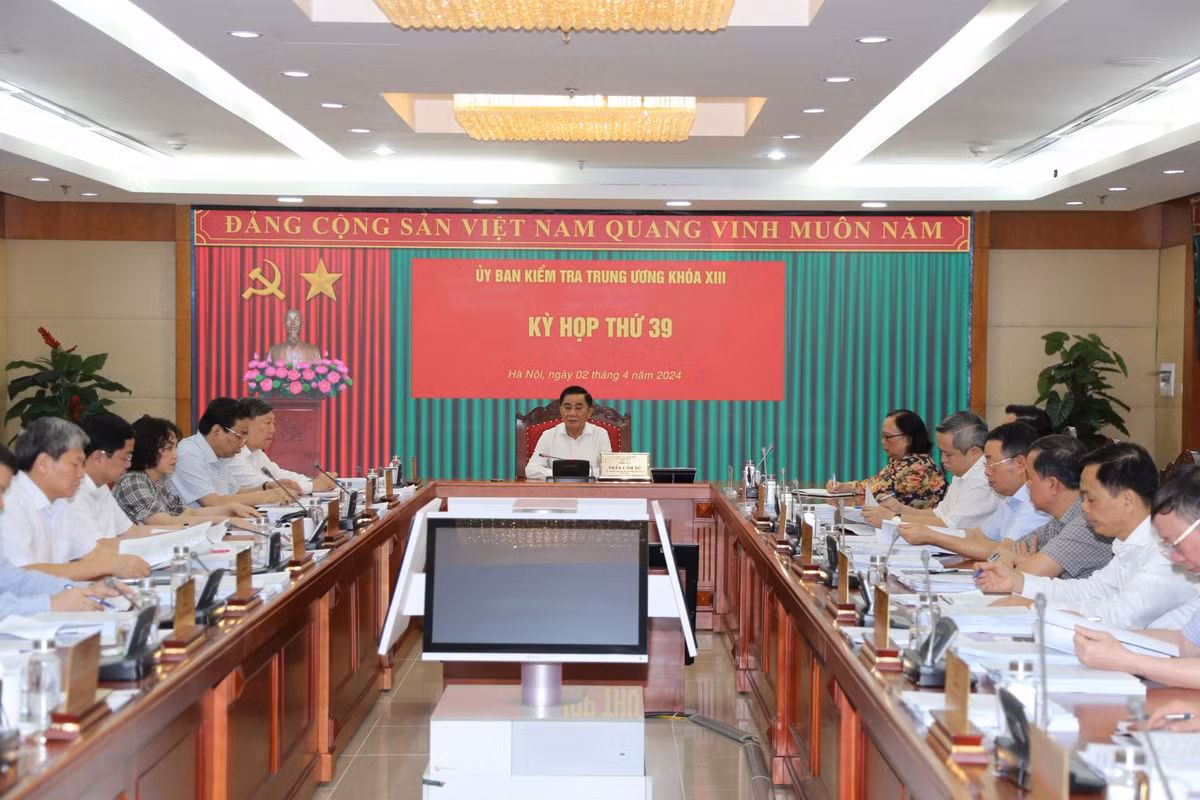 Ly do Chanh an TAND tinh Kon Tum Do Thi Kim Thu bi canh cao?