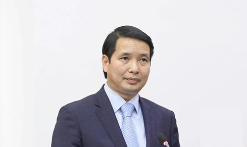 Ông bị điều tra về tội "Lợi dụng chức vụ, quyền hạn gây ảnh hưởng đối với người khác để trục lợi" theo quy định tại khoản 4, Điều 358 Bộ luật Hình sự năm 2015, sửa đối, bố sung năm 2017. 