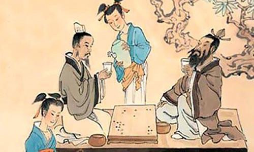 Biết Trần Dụ Tông thích ăn chơi khác người, Chiêm Thành đã biếu vua những món quà khác lạ. Theo "Đại Việt sử ký toàn thư", thời Trần Dụ Tông ở ngôi, có lần, vua nhận đồ cống của người Chiêm Thành, trong đó có một con kiến lớn (dài một thước 9 tấc).