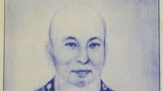 Theo sách “Giai thoại lịch sử Việt Nam”, Tuệ Tĩnh (1330-1400) tên thật là Nguyễn Bá Tĩnh, sinh ra ở Hải Dương, mồ côi cha mẹ từ nhỏ. Ông từng lớn lên trong chùa, sau thi đỗ hoàng giáp dưới thời Trần. Tuệ Tĩnh không ra làm quan, ở nhà học nghề thuốc cứu đời. Ông được suy tôn là "Tiên thánh thuốc Nam" của người Việt.