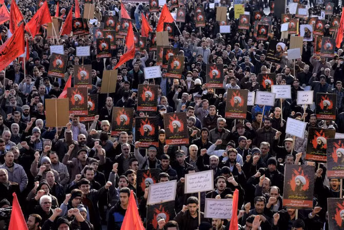 Rất đông người Iran tập trung tại quảng trường Imam Hussein ở Tehran phản đối vụ xử tử giáo sĩ người Shiite.