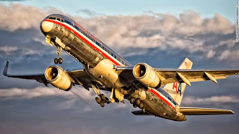 American Airlines (AA) là một trong những hãng hàng không lớn nhất thế giới và là một trong những hãng hàng không của Mỹ được AirlineRatings.com đánh giá 7 sao về mức độ an toàn.