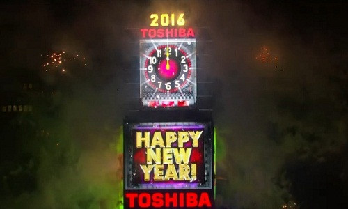 Năm mới 2016 đã gõ cửa nước Mỹ.