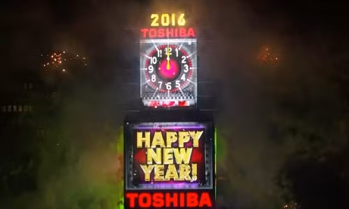 Năm mới 2016 đã gõ cửa nước Mỹ.