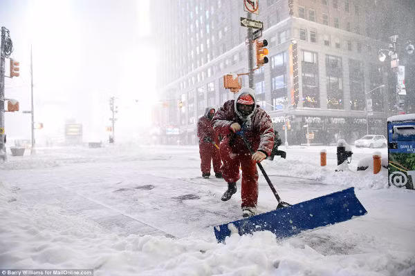 Chum anh moi nhat ve tran bao tuyet kinh hoang o My-Hinh-7