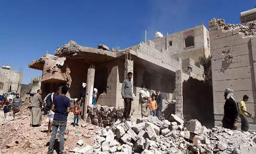 Lien quan A-rap khong kich cac tru so tinh bao tai Yemen