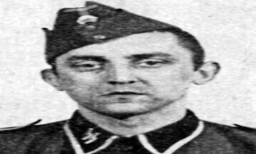 Bac si 95 tuoi dong loa giet 3.600 nguoi