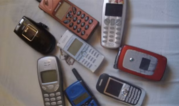 Một tấn điện thoại di động có hàm lượng vàng hơn một tấn quặng vàng.
