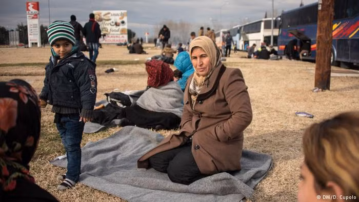 Nguoi ti nan co ro trong gia ret o Hy Lap-Hinh-2