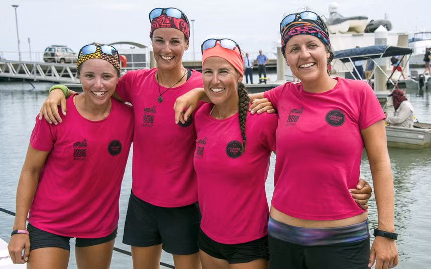 Mặc dù "về đích" muộn hơn ba tháng so với thời gian dự định, nhưng Coxless Crew vẫn là nhóm nữ đầu tiên chèo thuyền xuyên Thái Bình Dương.