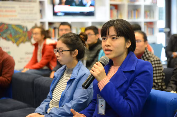 Nguoi dan Ha Noi nghe ong Obama doc Thong diep Lien bang-Hinh-8