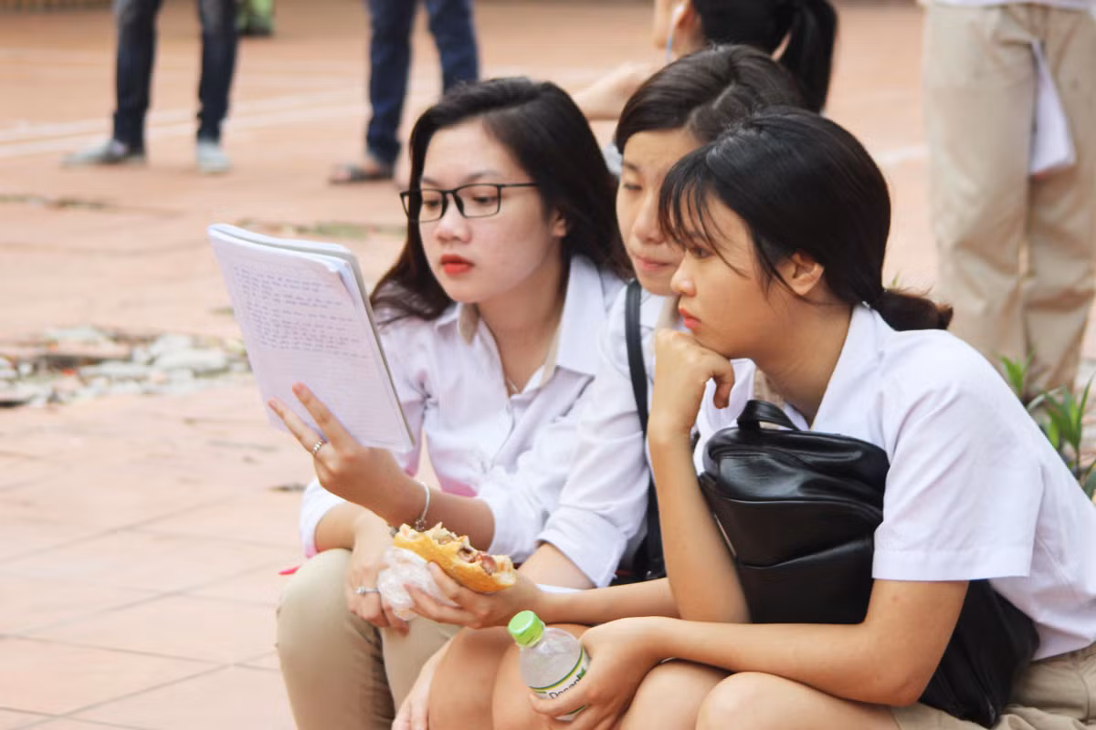 Hom nay, TP. HCM cong bo diem chuan vao lop 10