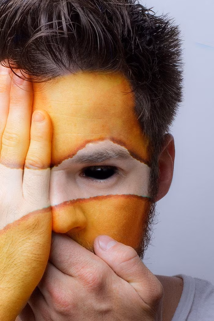 Lý do là bởi việc cắt ghép quá thật, khiến họ cảm nhận được phần "con" rõ ràng trong mỗi con người. (Nguồn Sina)