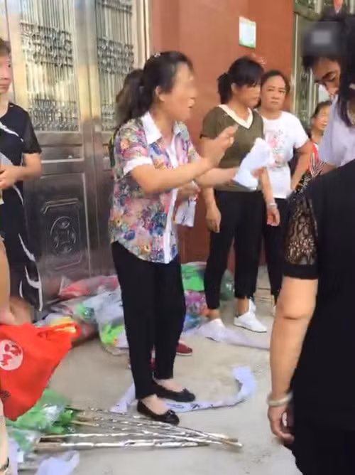 Chuyen la hom nay: Chong bat vo pha thai va su that nhuc nhoi xa hoi