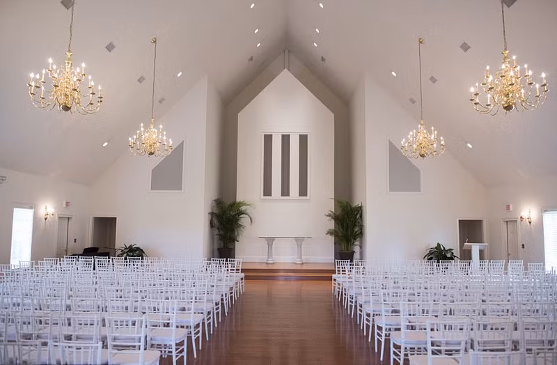 Charlie Allen, một trong những người vô gia cư may mắn cho biết: "Giống như nhiều vị khách khác, tôi thực sự rất vui khi được dự bữa tiệc này". (Nguồn Sina)