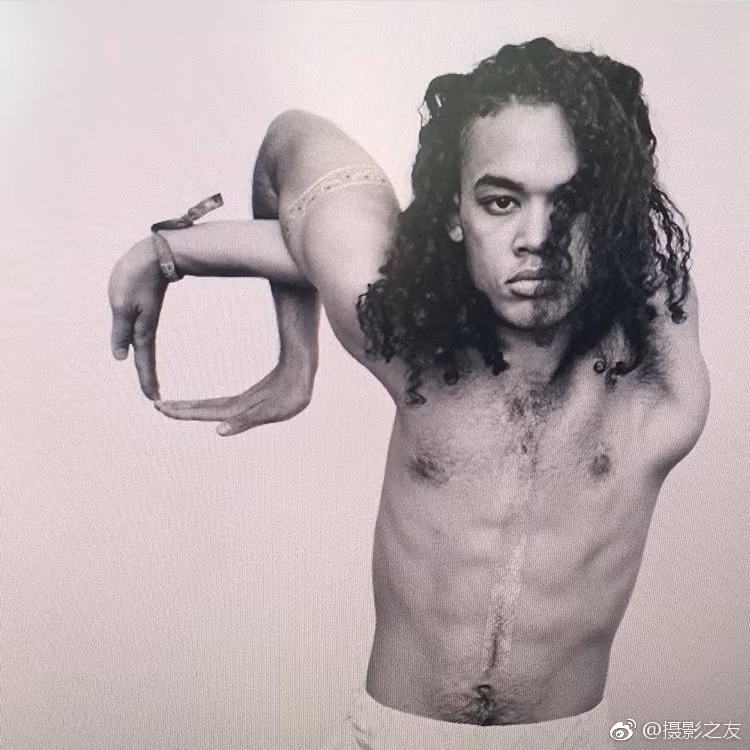 Đặc biệt, mặc dù đã từng thử nhiều động tác cực khó và có độ nguy hiểm cao, Kaner Flex vẫn chưa hề bị tổn thương xương cốt hay gân mạch lần nào và anh tự hào về điều đó. (Nguồn Sina)