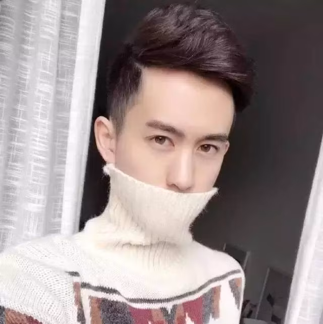 Tốt nghiệp 2 năm trước đây, Lý Bạch Lộc, một chàng hot boy điển trai cũng giống như bao sinh viên mới ra trường khác, sống một cuộc sống khó khăn, bon chen. Sau thời gian dài sống trong những căn phòng trọ chật hẹp, thiếu ánh sáng vùng nội ô, Bạch Lộc nhận ra rằng mình bị bối rối, mất phương hướng, ý tưởng sáng tạo cũng cạn kiệt. (Nguồn Youthwant)