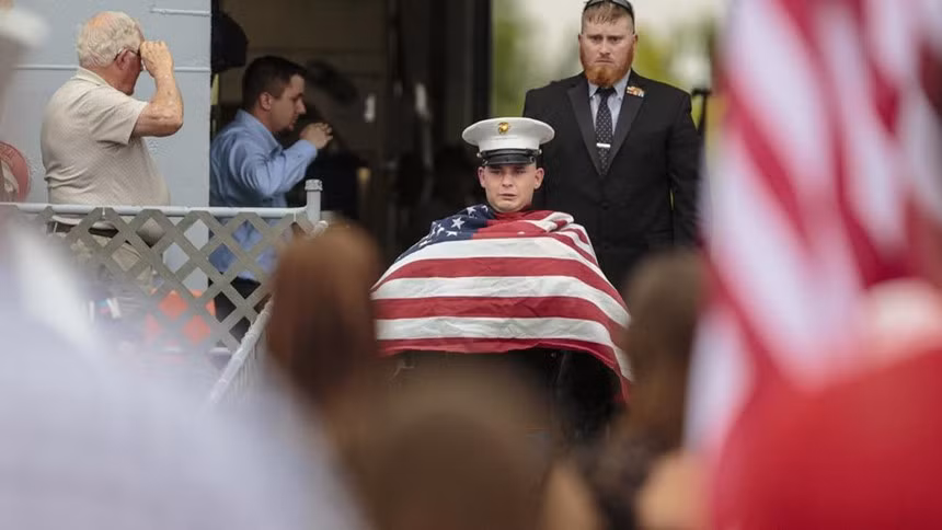 DeYoung ôm quan tài chứa thi thể Cena sau khi con chó được trợ tử. Sau khi cả 2 cùng giải ngũ vào năm 2014, Cena đã ở bên giúp DeYoung vượt qua chứng rối loạn tâm lý hậu chiến. Cena bị chẩn đoán mắc ung thư xương giai đoạn cuối 2 tuần trước.