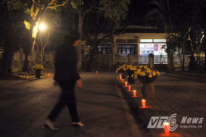 Với tấm lòng kính trọng Đại tướng, những sự kiện quan trọng như chiến thắng Điện Biên Phủ, 100 ngày mất Đại tướng, ngày giỗ của ông, ngày kỉ niệm thành lập Quân đội nhân dân Việt Nam… chưa bao giờ vắng mặt cô.