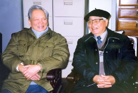 Nói về Đại tướng Lê Đức Anh, Thủ tướng Võ Văn Kiệt khi còn đương chức đã viết: "Anh là một cán bộ tham mưu tầm cỡ, một vị tướng chỉ huy cương nghị, bản lĩnh và dám chịu trách nhiệm. Một Bộ trưởng Quốc phòng trong thời bình xây dựng có nhiều đổi mới trong tổ chức và bố trí lực lượng quân đội, lực lượng vũ trang nhân dân; một trong những nhà lãnh đạo quốc gia tầm cỡ trong thời kỳ đổi mới đất nước...".