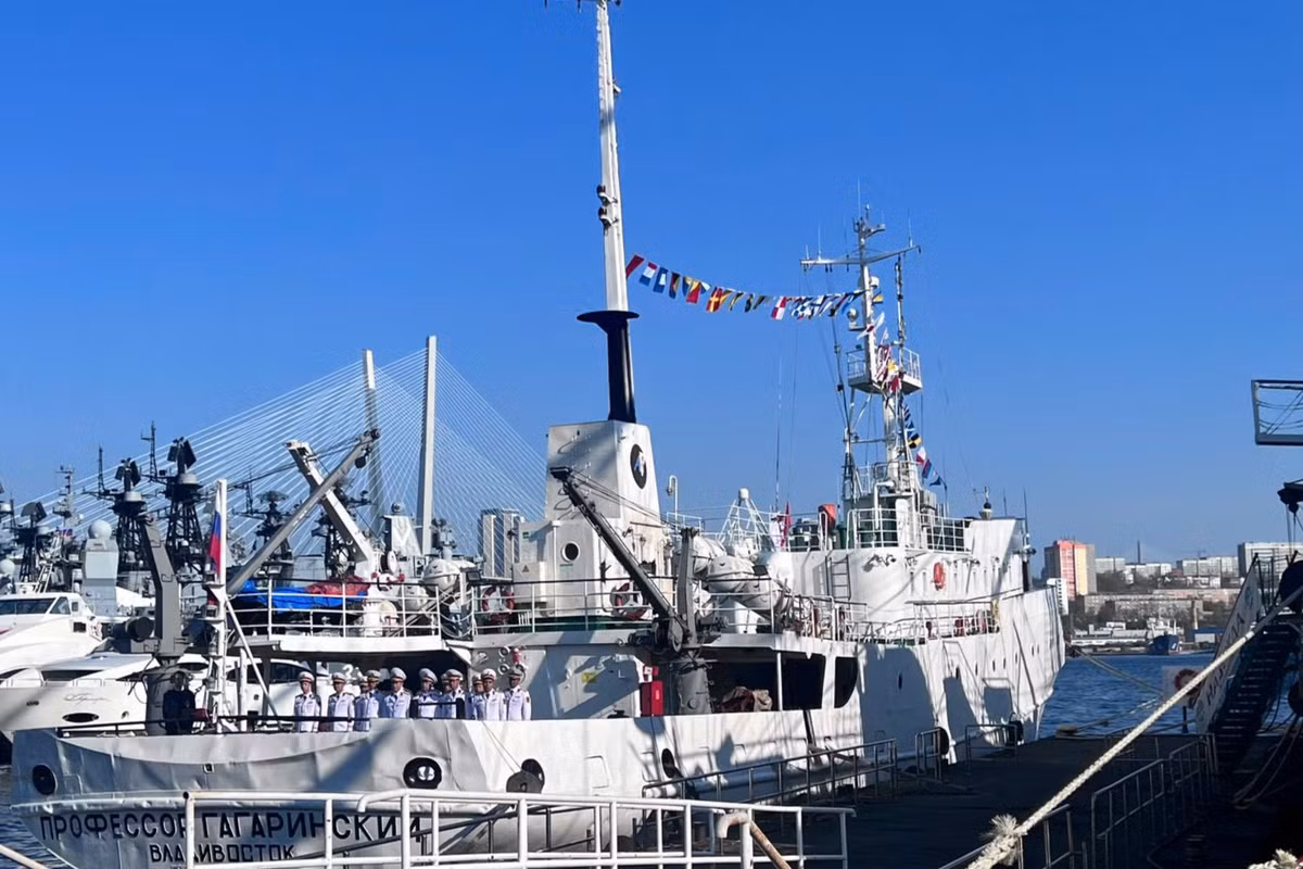 Nga ban giao tau nghien cuu khoa hoc “Giao su Gagarinsky” cho Viet Nam-Hinh-4