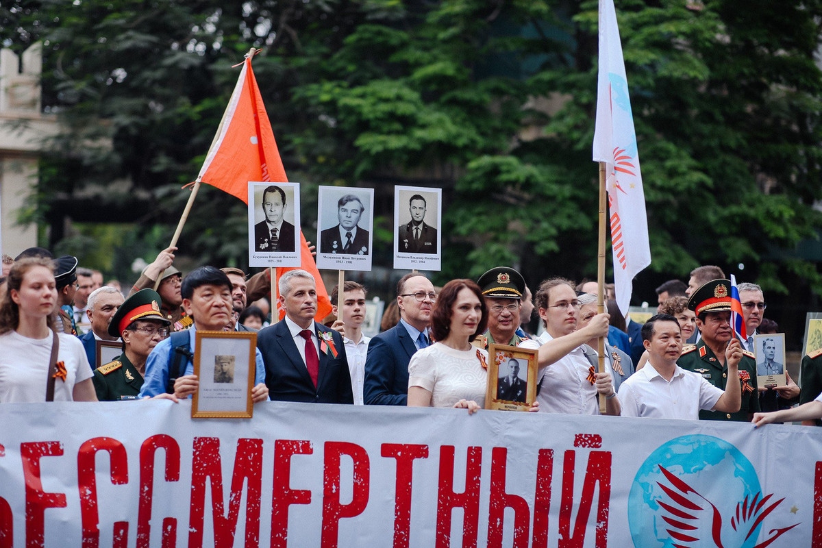 Diễu hành “Binh đoàn bất tử”, Việt Nam - Nga cùng tri ân các Anh hùng liệt sỹ - Hình 3 Dieu hanh “Binh doan bat tu”, Viet Nam - Nga cung tri an cac Anh hung liet sy-Hinh-3