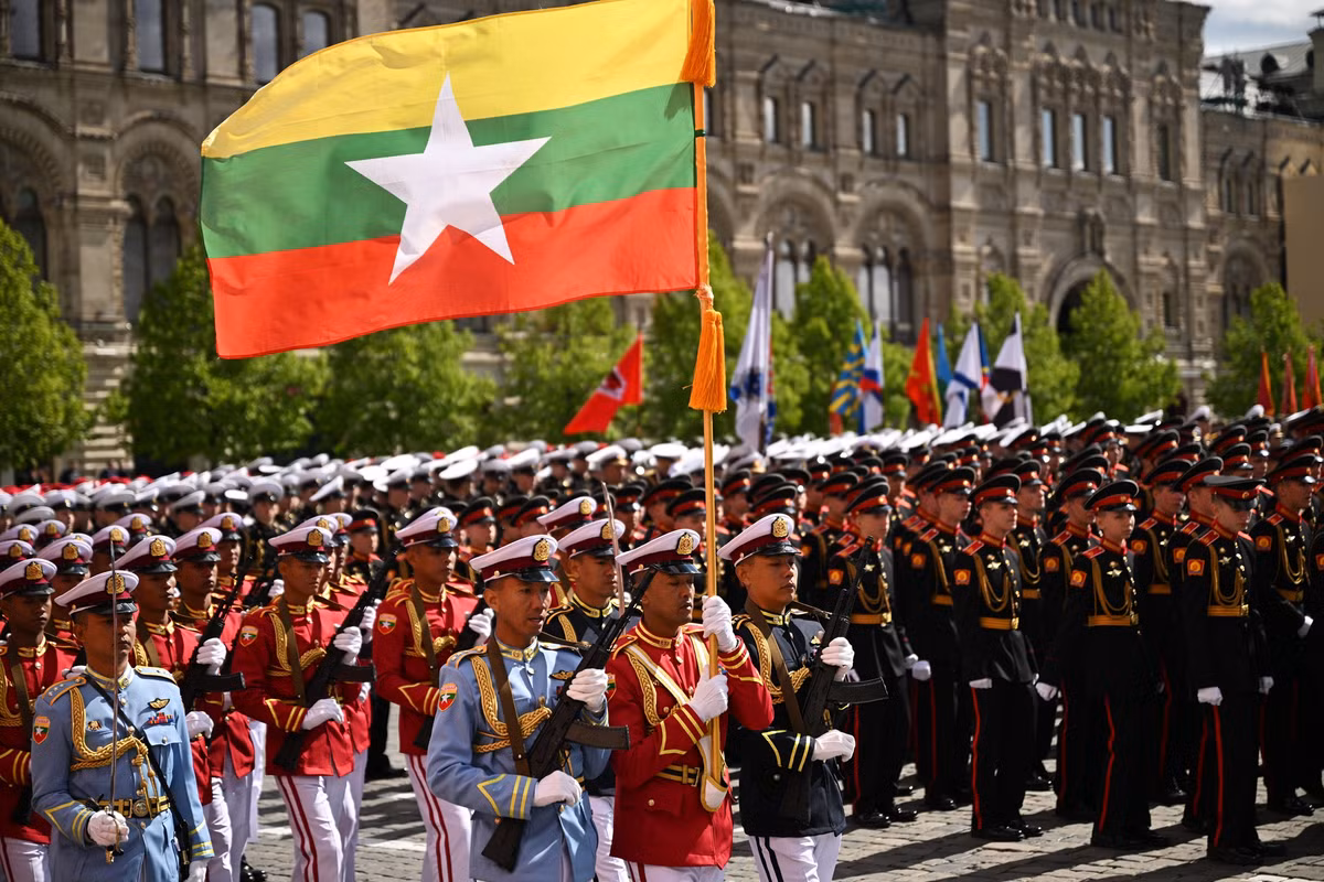 Đoàn Quân đội Myanmar tham gia duyệt binh. Ảnh: RIA Novosti