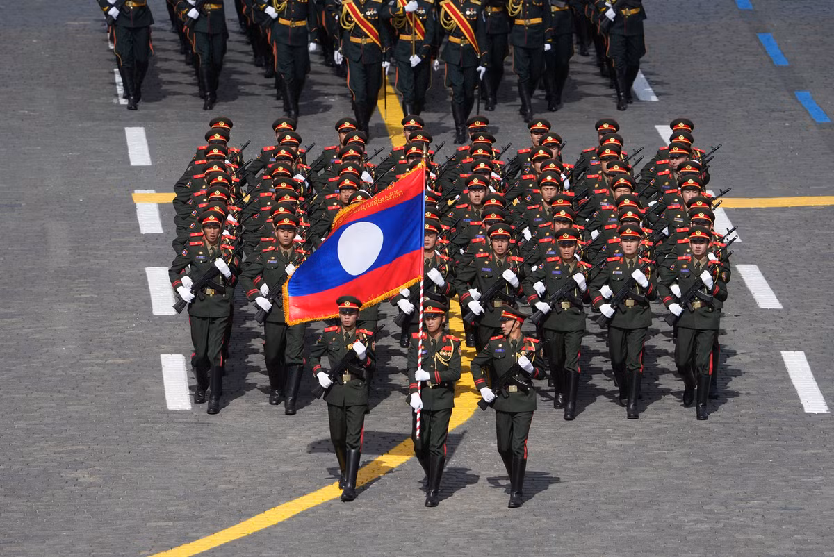 Quân đội nhân dân Lào tham gia duyệt binh. Ảnh: RIA Novosti