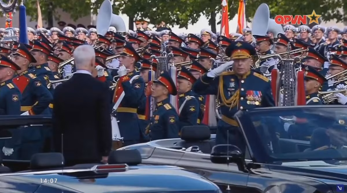 Viet Nam lan dau tham du le duyet binh Ngay Chien thang tren Quang truong Do-Hinh-59