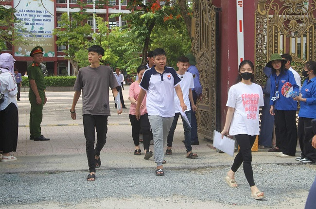 Hon 36.000 thi sinh Nghe An buoc vao ky thi tot nghiep THPT-Hinh-4