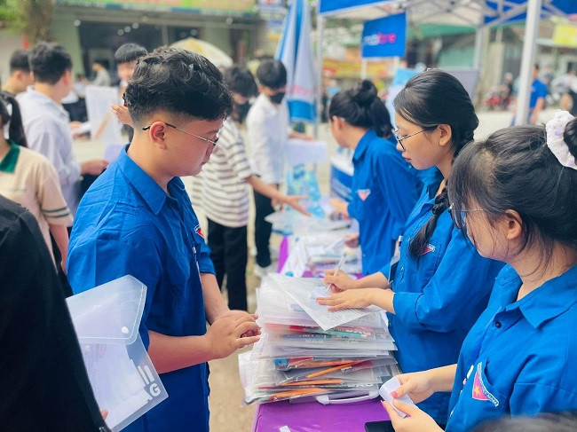 Hon 36.000 thi sinh Nghe An buoc vao ky thi tot nghiep THPT-Hinh-2