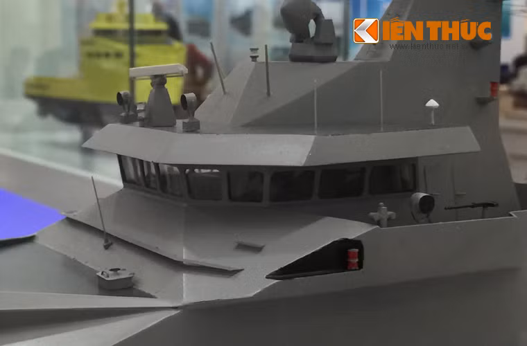 Cận cảnh cabin lái tàu hộ vệ SIGMA-9814.