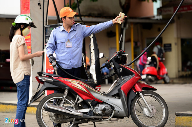 Hiện l ượng xăng RON 95 bán ra trong 2 tháng đầu năm 2018 chiếm tỷ trọng 58%. Ảnh: Lê Quân.