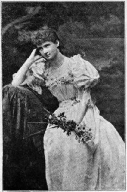 Trong suốt cuộc đời, Violet Gibson dành phần lớn thời gian ở nhiều nơi như: Dublin ở Ireland, London ở Anh, Paris ở Pháp.