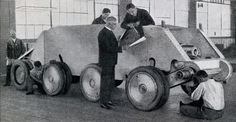 Theo các tài liệu, Mỹ và Liên Xô là hai nước theo đuổi dự án nghiên cứu và phát triển xe tăng bay để sử dụng trong chiến tranh.