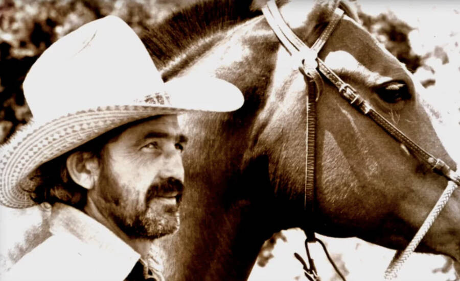 Đặc biệt, vài người còn chụp được ảnh, quay video về sự xuất hiện của quái vật Bigfoot. Trong số này, nổi tiếng là đoạn video do Roger Patterson và Bob Gimlin (trong ảnh) quay được vào tháng 10/1967.