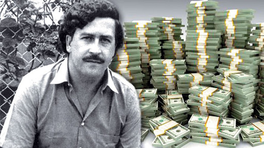Vào năm 1989, tạp chí Forbes công bố Pablo Escobar là người giàu thứ 7 thế giới. Tài sản của y ước tính khoảng 30 tỷ USD.