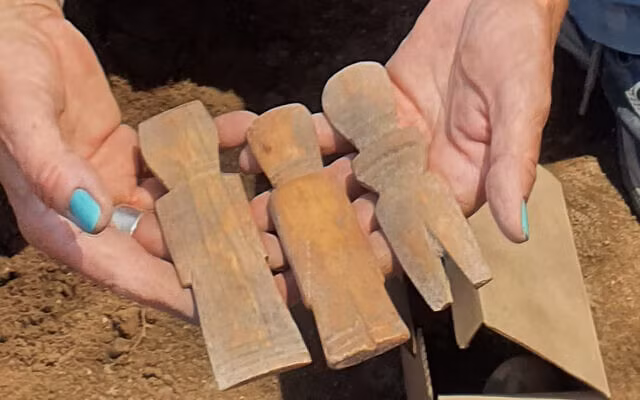 Chăn nuôi gia cầm xuất hiện tại khu vực tìm thấy quả trứng gà trên từ khoảng 2.300 năm trước.