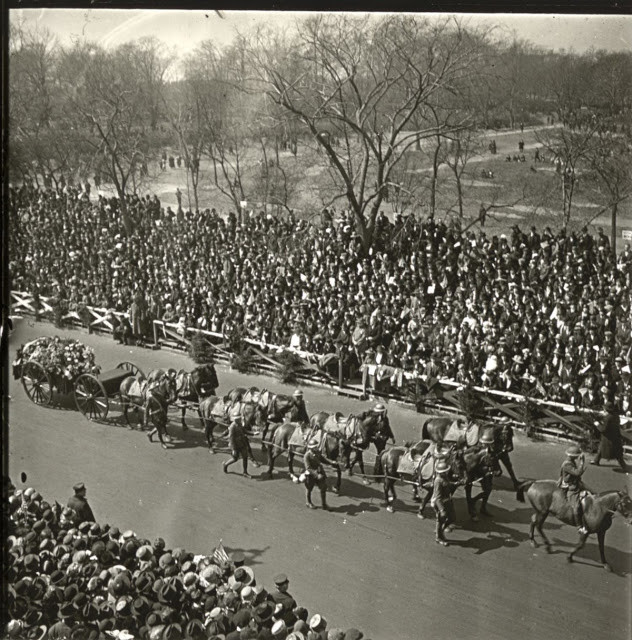 Một cuộc diễu hành mừng chiến thắng Thế chiến 1 ở thành phố New York, Mỹ được tổ chức vào tháng 3/1919.